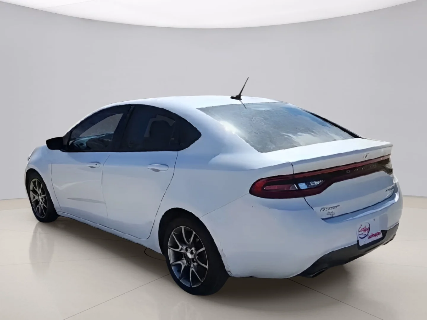Used 2015 White Dodge SXT image 5