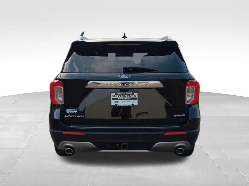Used 2022 Black Metallic Ford Limited image 5