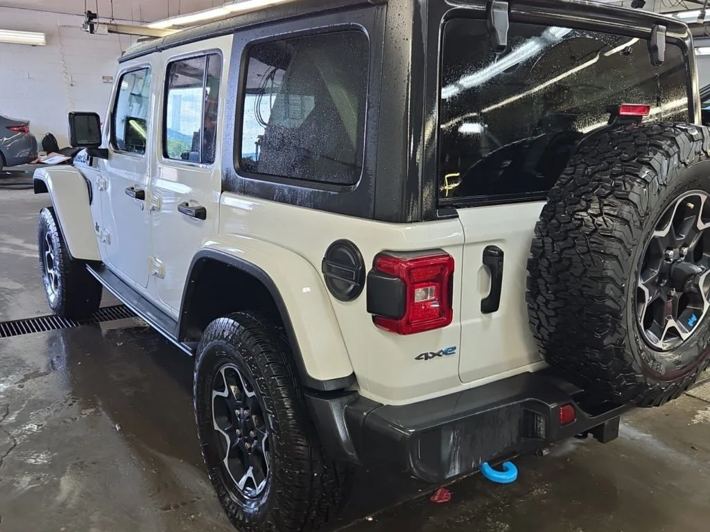 Used 2023 White Jeep Rubicon 4xe image 11