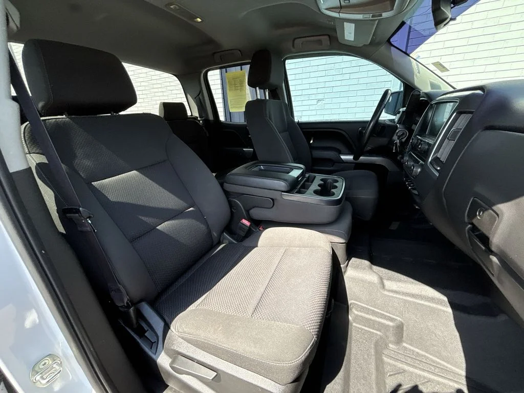 Used 2017 White Chevrolet LT image 26