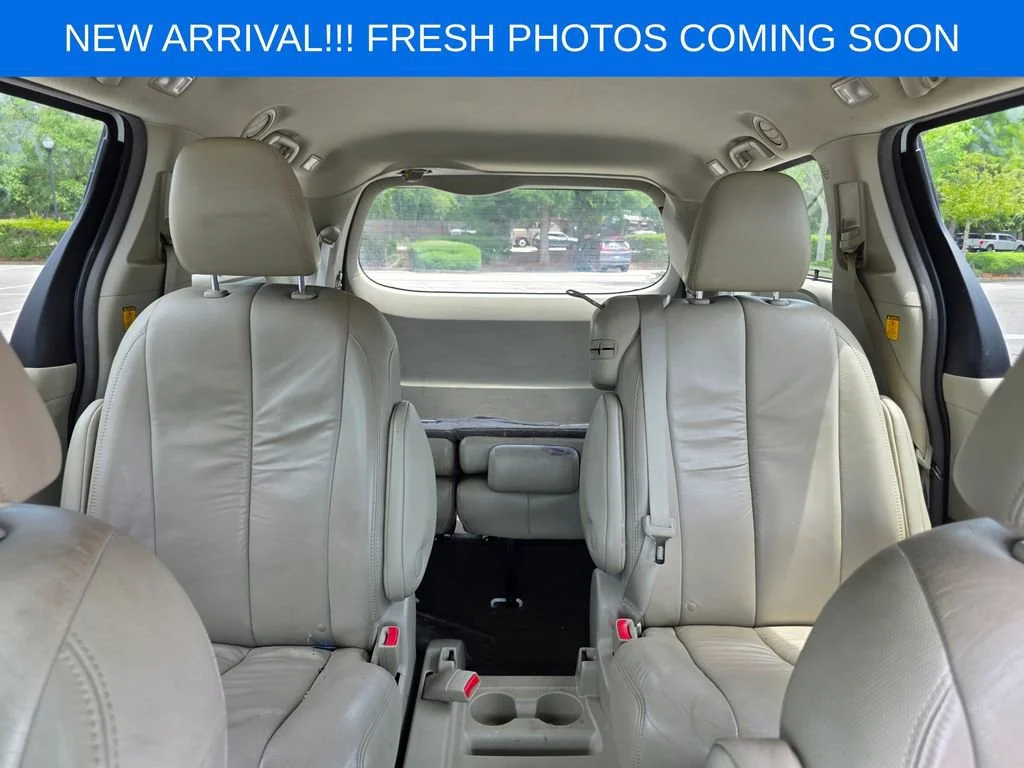 Used 2011  Toyota XLE AAS image 13