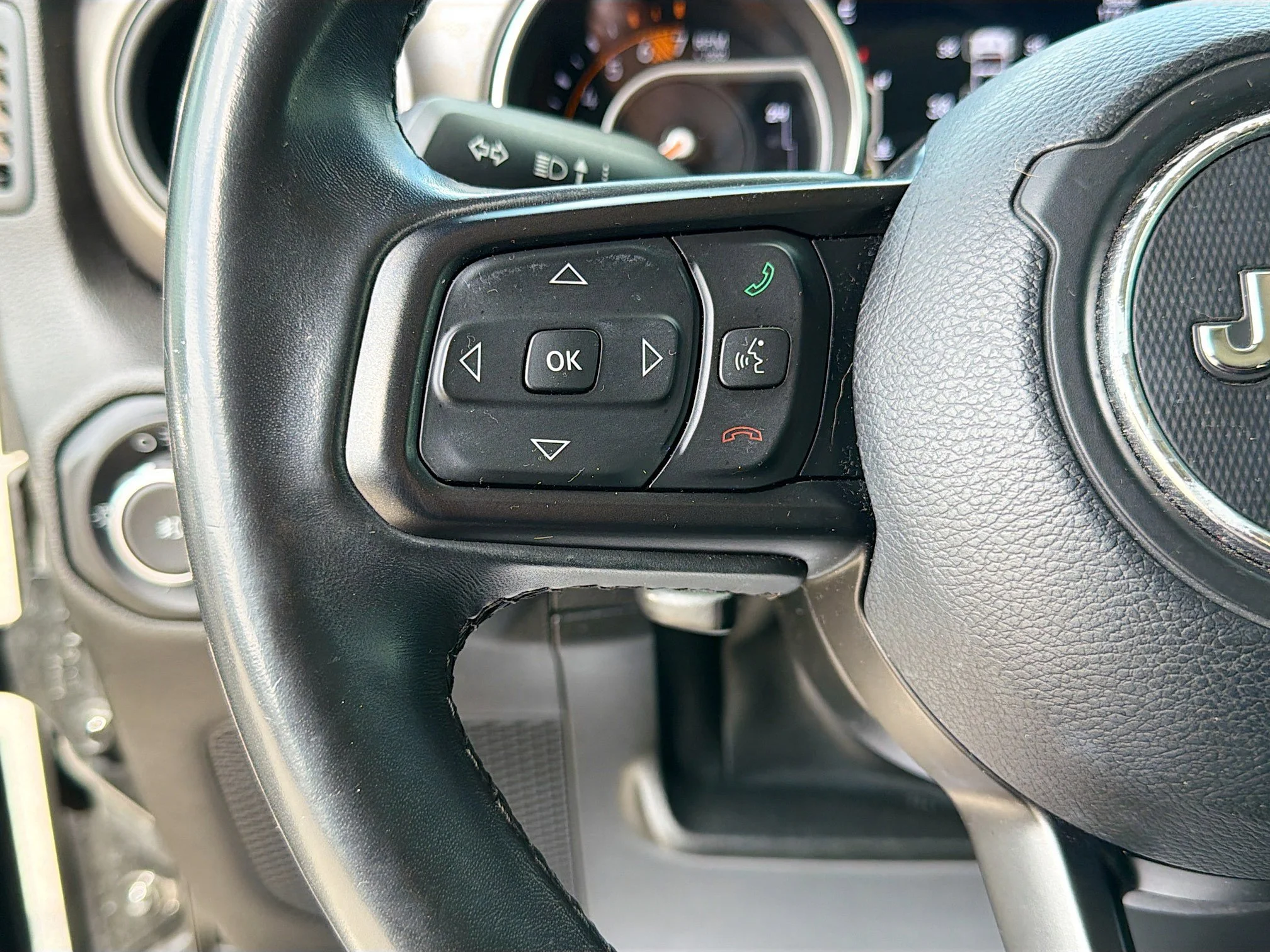 Used 2019 Black Clearcoat Jeep Sport S image 35