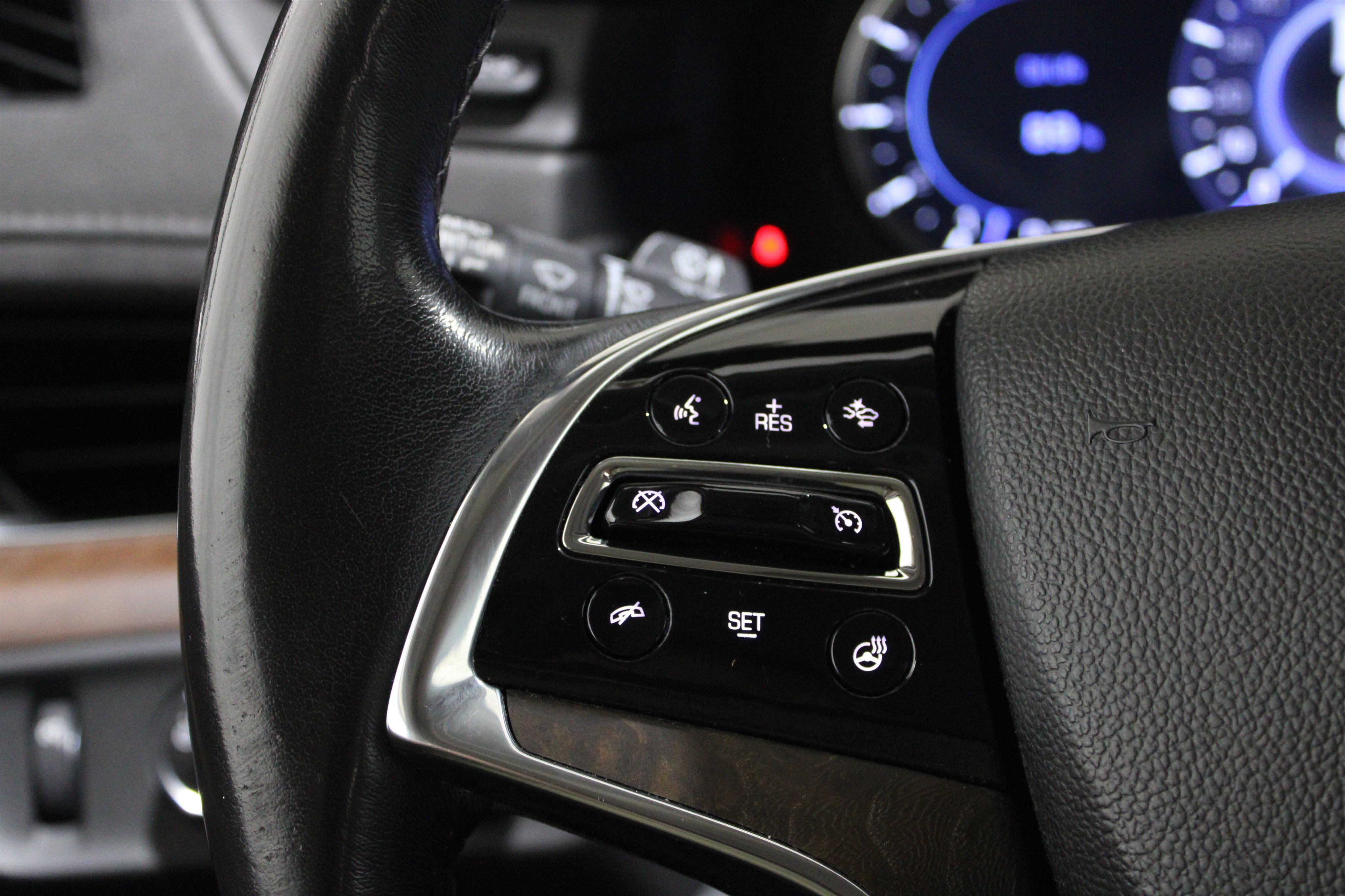 Used 2020 Crystal White Tricoat Cadillac Premium Luxury 4x4 image 10