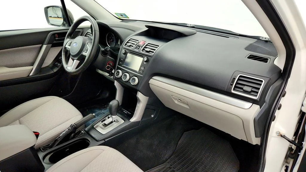 Used 2018 Crystal White Pearl Subaru 2.5i CVT w/ Alloy Wheel Package image 22