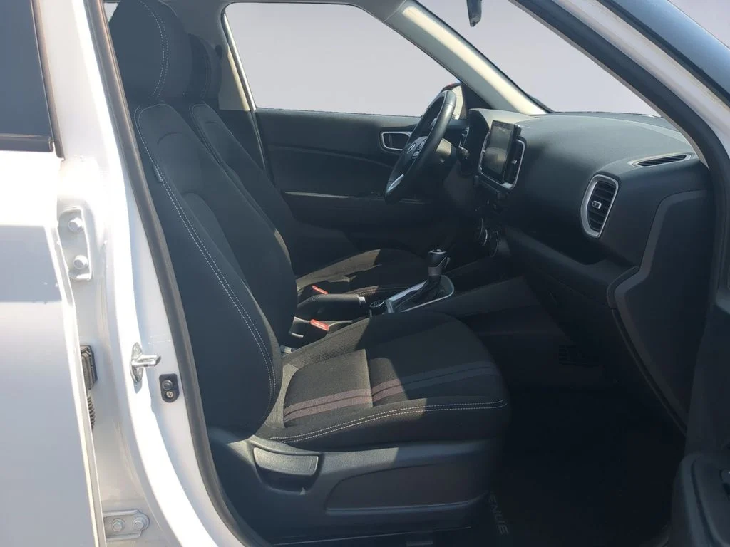 Used 2023 White Hyundai SEL image 19