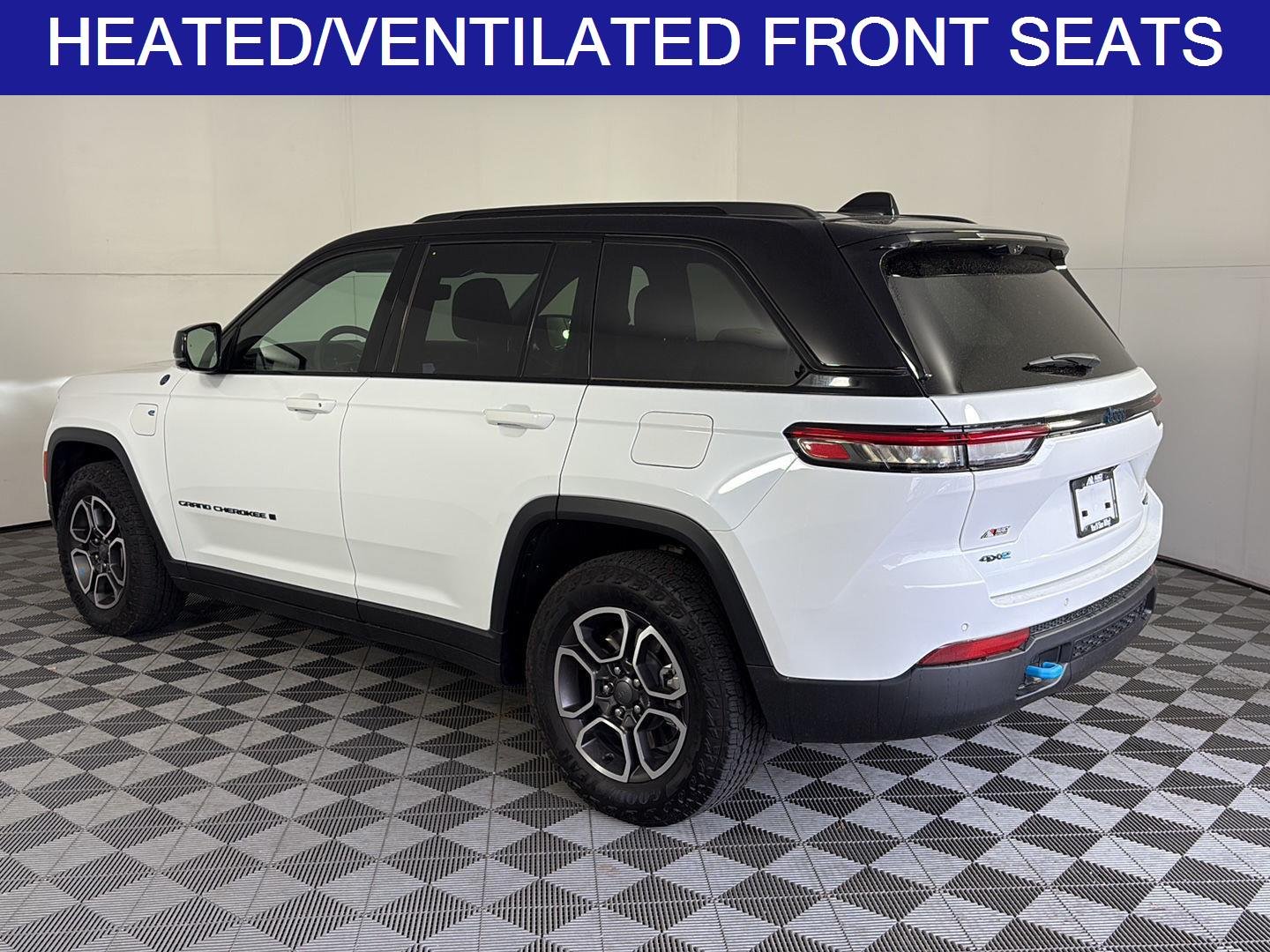 Used 2023 Bright White Clearcoat Jeep Trailhawk image 7
