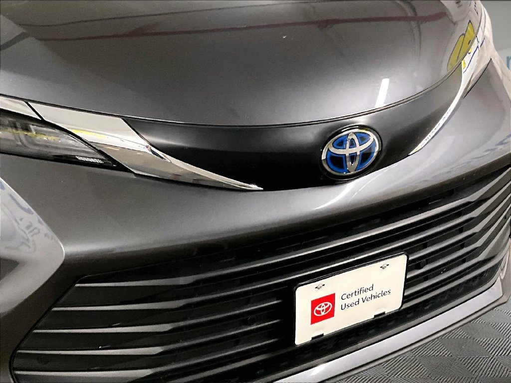 Used 2025 Magnetic Gray Metallic Toyota XLE image 31