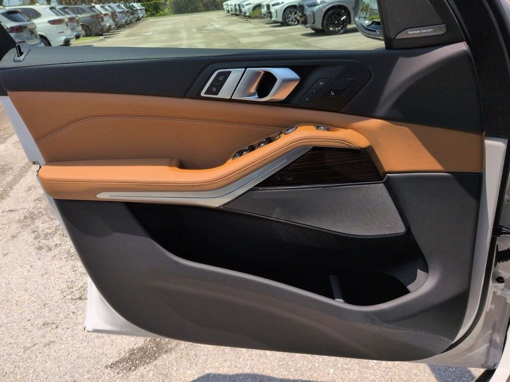 New 2026 Alpine White BMW xDrive40i image 31