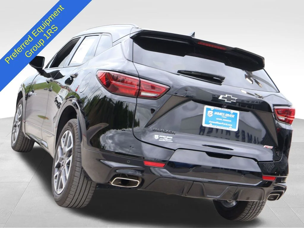 Used 2025 Black Chevrolet RS image 3
