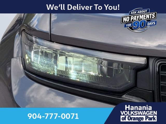 Used 2024 Gray Jeep Altitude image 9