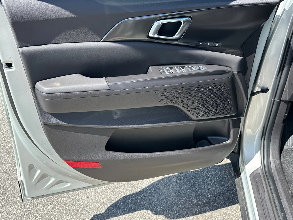 New 2027 Silver Kia SX image 10
