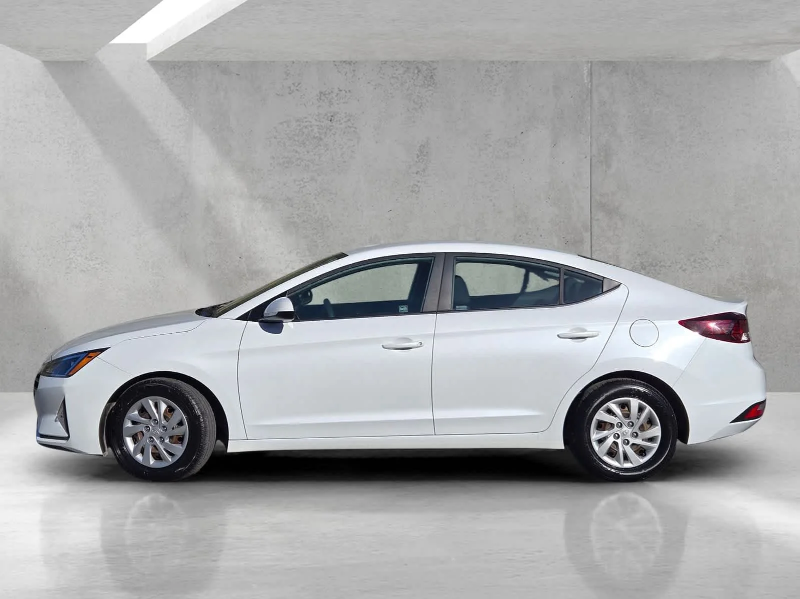 Used 2020  Hyundai SE image 7