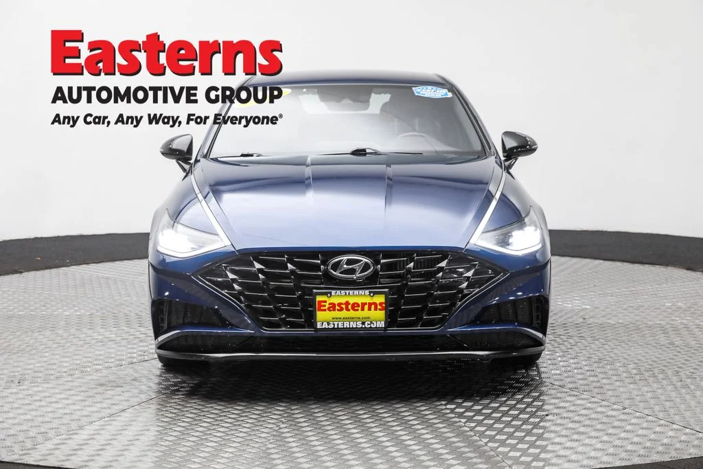 Used 2020 Blue Hyundai SEL Plus image 2