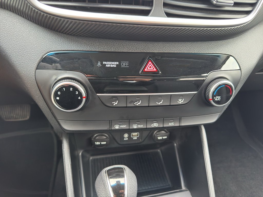 Used 2019 Black Noir Pearl Hyundai SE image 19