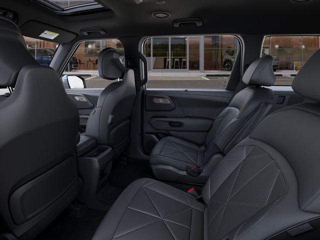 New 2027 Glacial White Pearl Kia EX image 18
