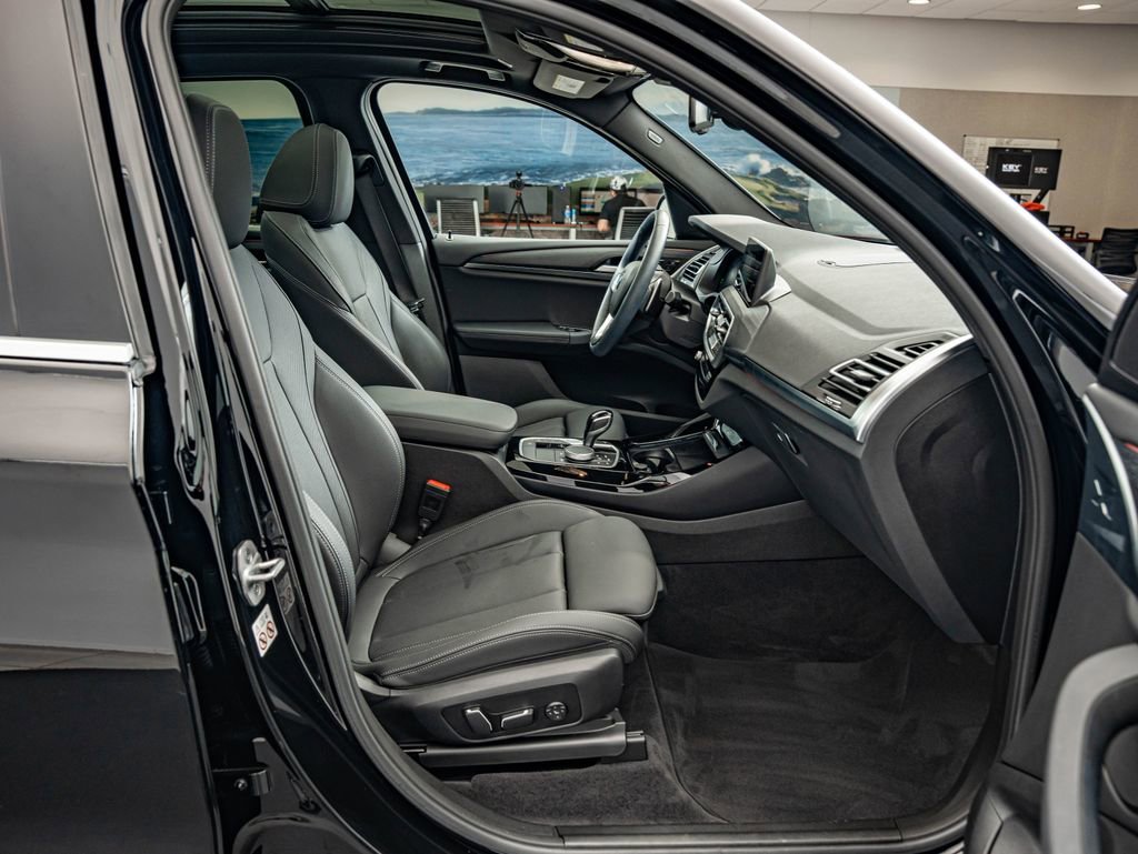 Used 2024 Jet Black BMW xDrive30i image 35