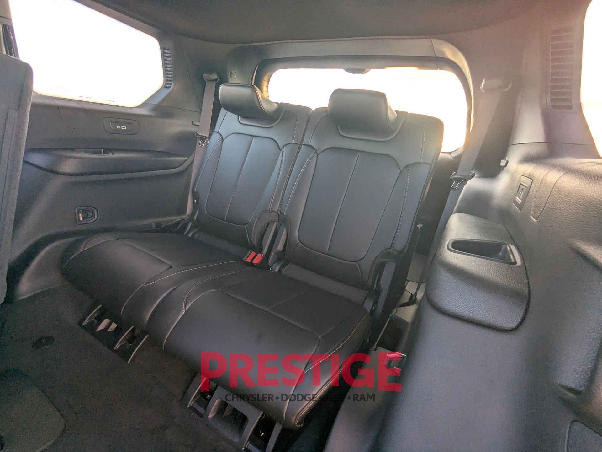 New 2026 Bright White Clear-Coat Exterior Paint Jeep Limited image 27