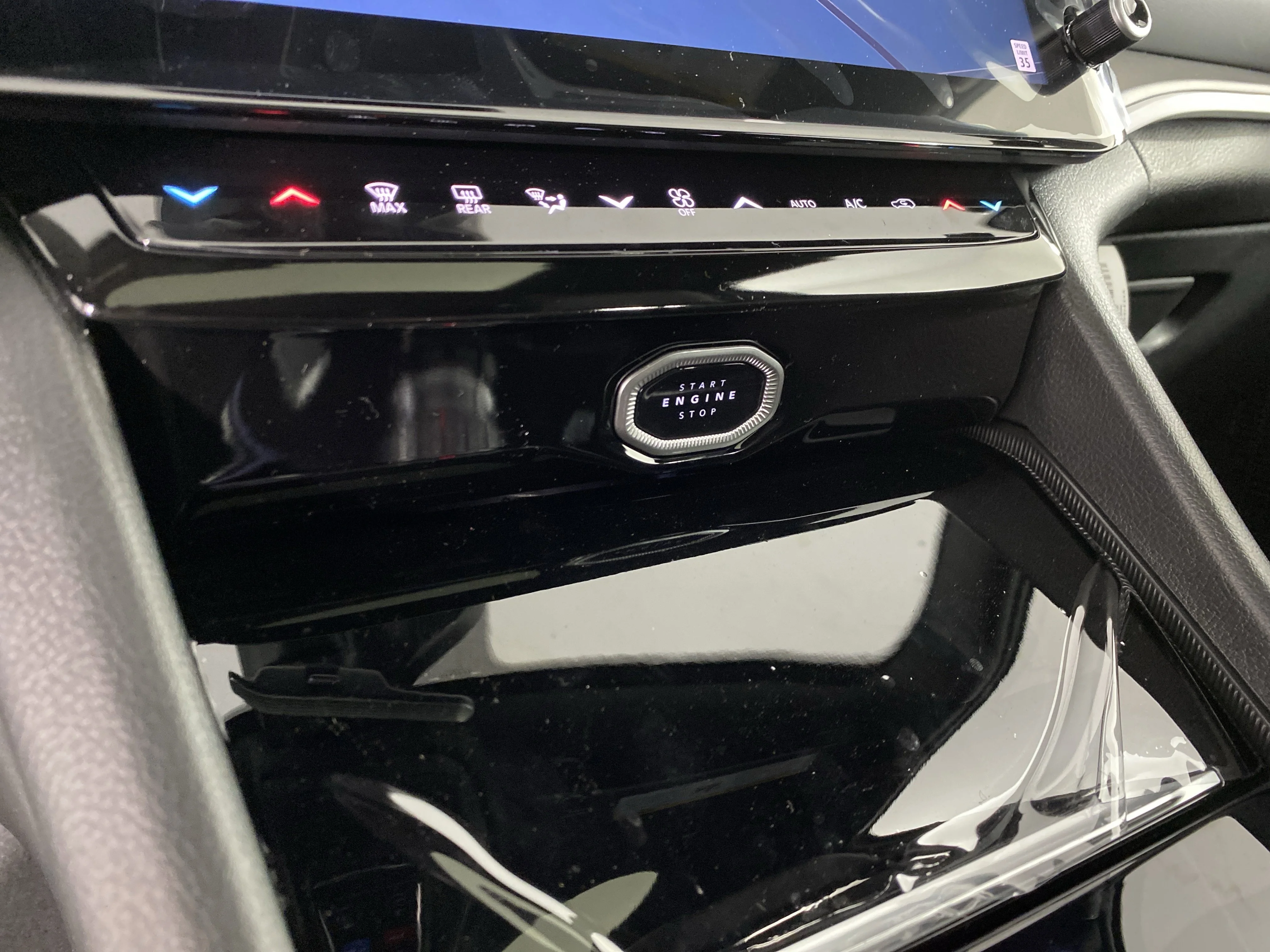 New 2026 Bright White Clear-Coat Exterior Paint Jeep Altitude image 24