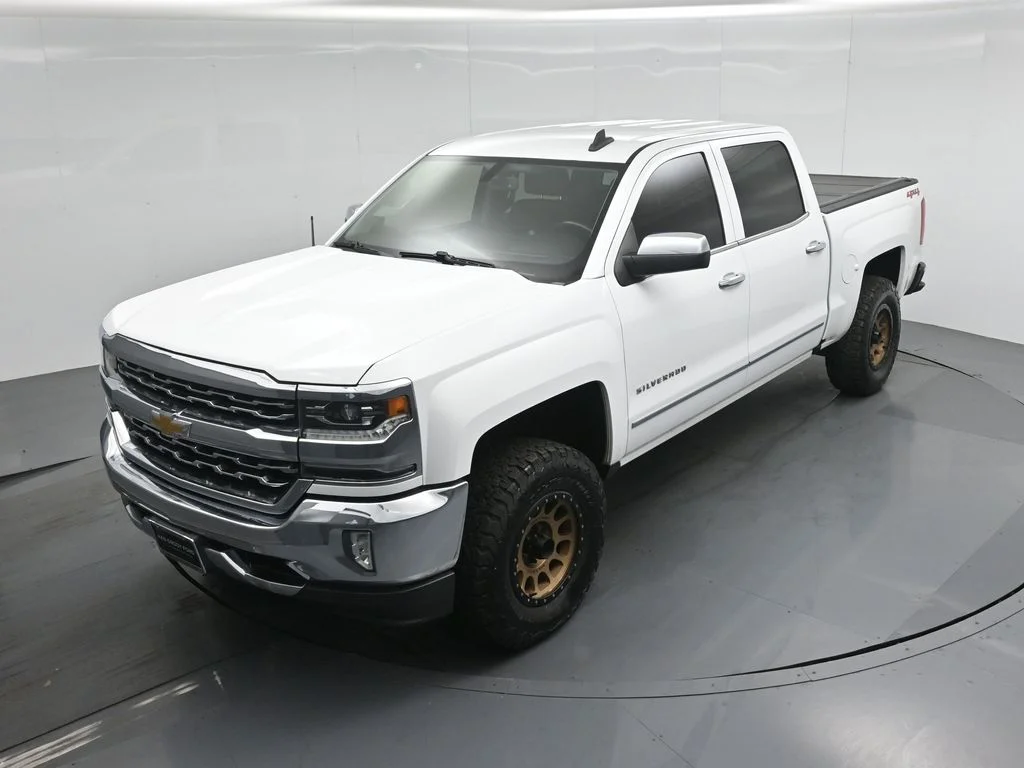 Used 2018 White Chevrolet LTZ image 33