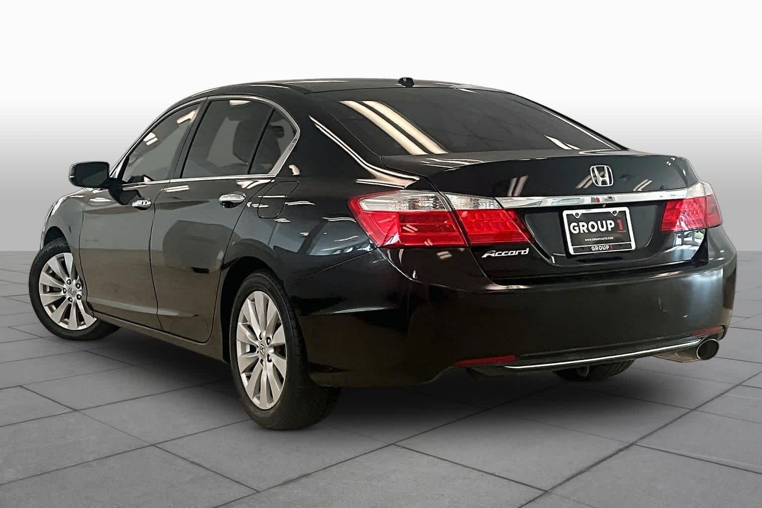 Used 2015 Crystal Black Pearl Honda EX-L image 10