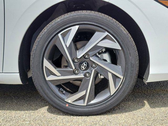 2025 Hyundai Elantra Blue - Photo 5