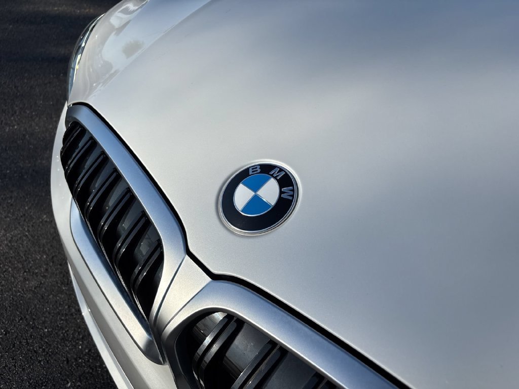 Used 2025 White BMW 330i xDrive image 26