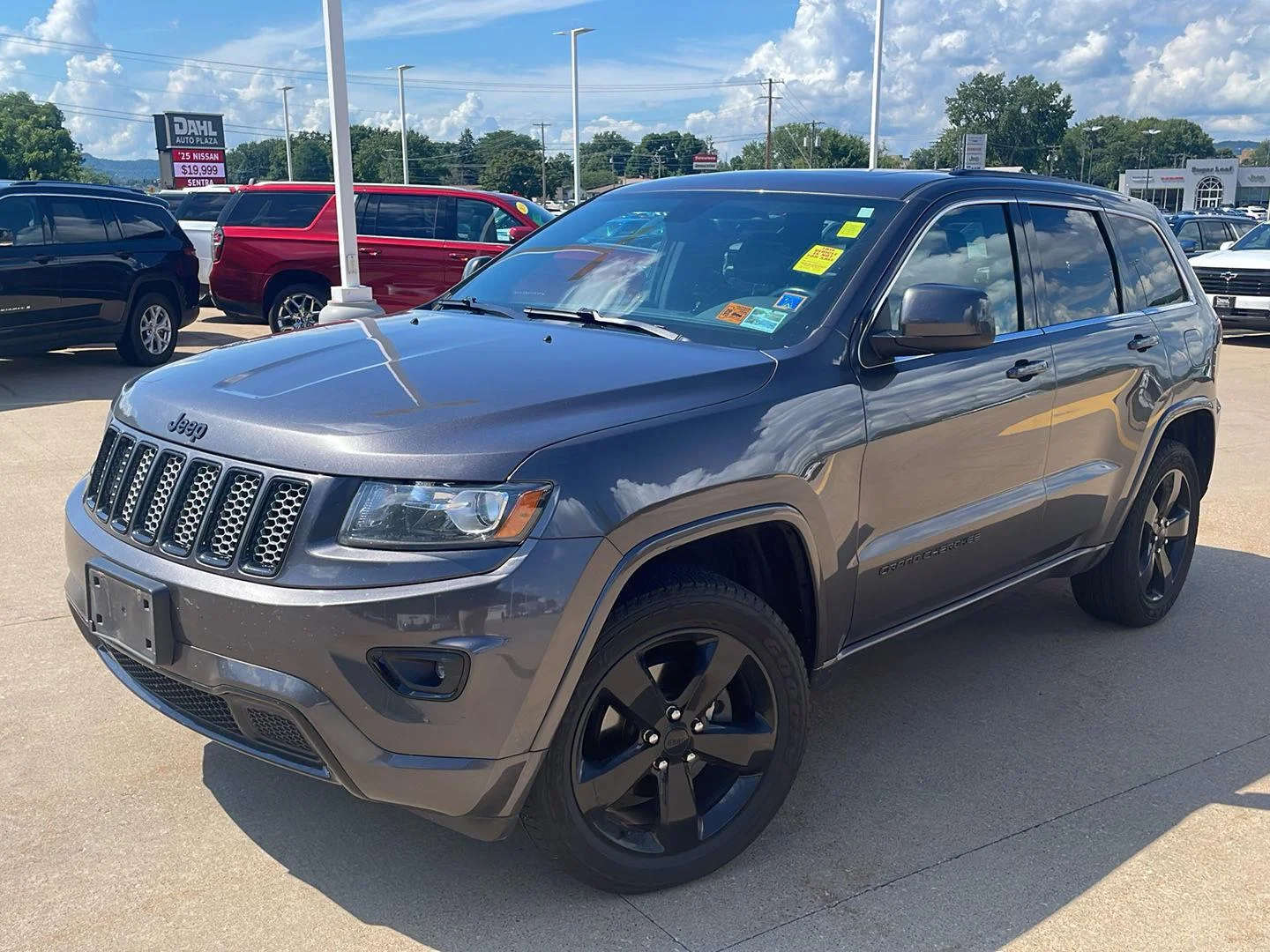 Used 2015 Gray Jeep Altitude image 7