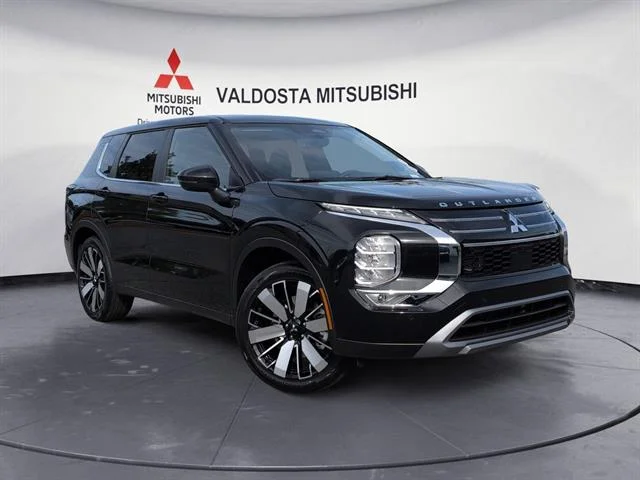 2026 Mitsubishi Outlander SE FWD's photo
