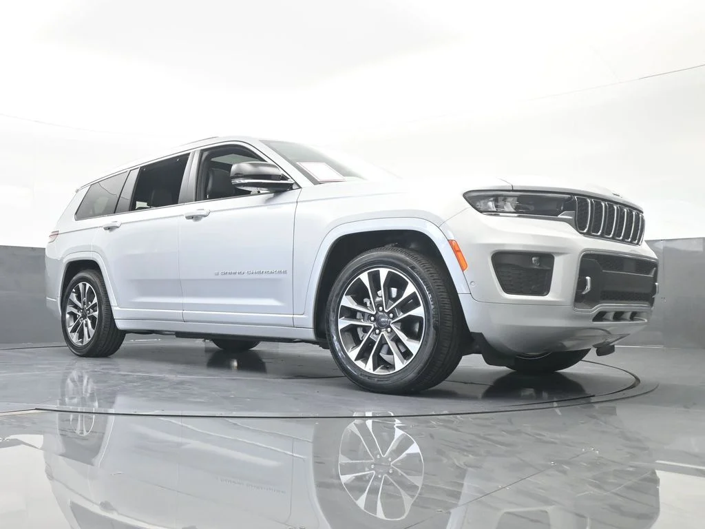 Used 2024 Silver Zynith Jeep Overland image 74