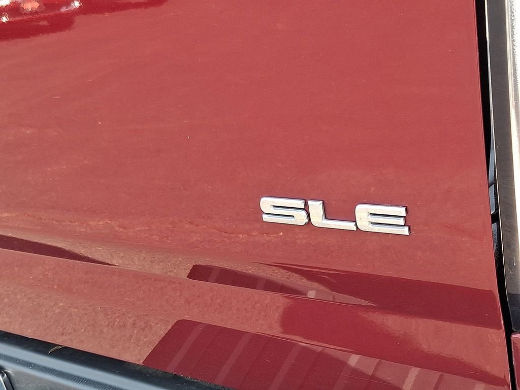 Used 2019 RED QUARTZ TINTCOAT GMC 4WD SLE image 30