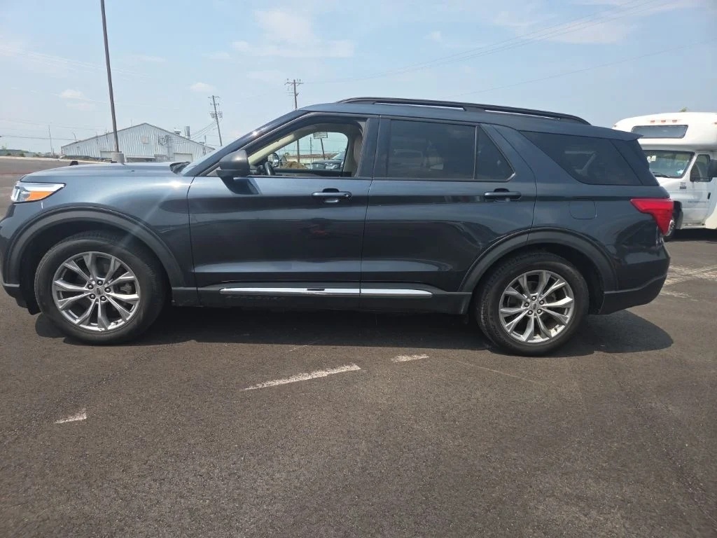 Certified Used 2022 Blue Ford XLT image 7