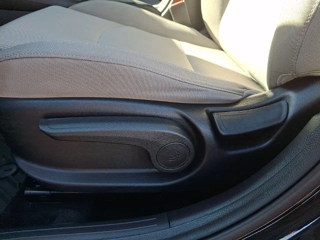 Used 2019 Black Kia LXS image 26