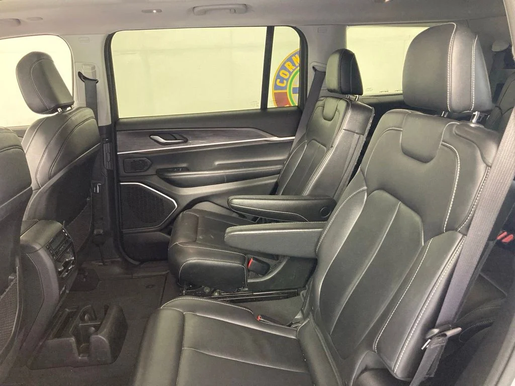 Used 2022 Silver Jeep Limited image 17