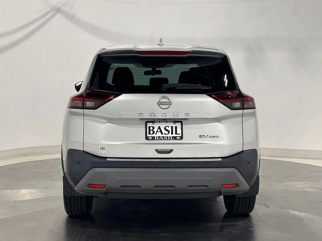 Used 2022 Silver Nissan SV image 12