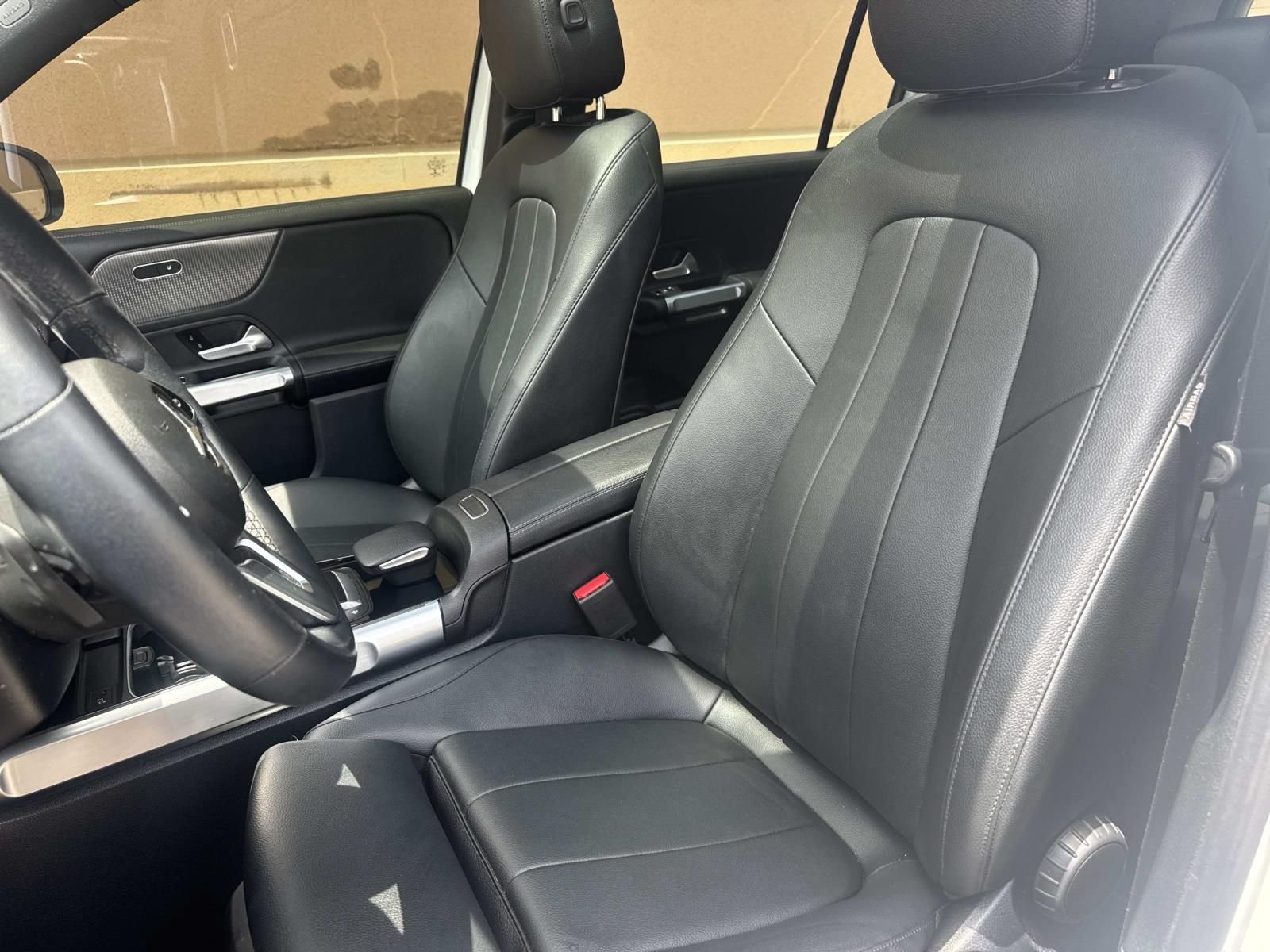 Used 2022  Mercedes-Benz GLB 250 image 18