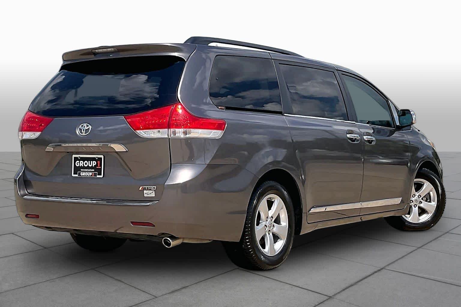 Used 2013 Predawn Gray Mica Toyota LE image 13