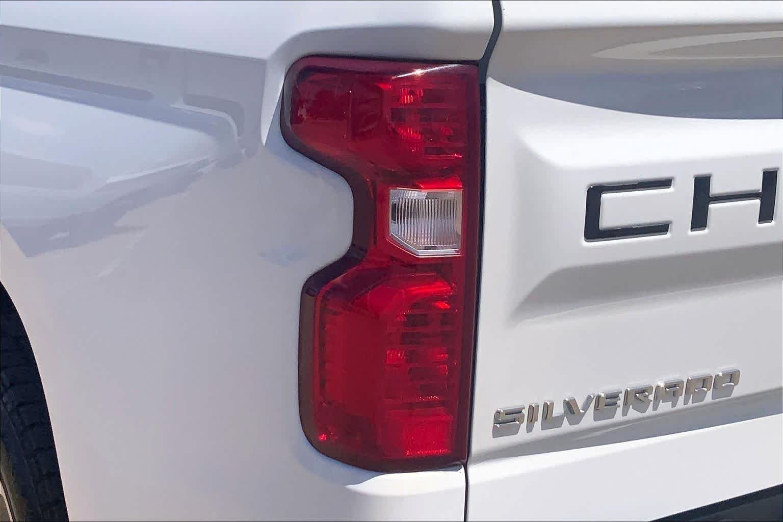 Used 2019 Summit White Chevrolet LT image 29