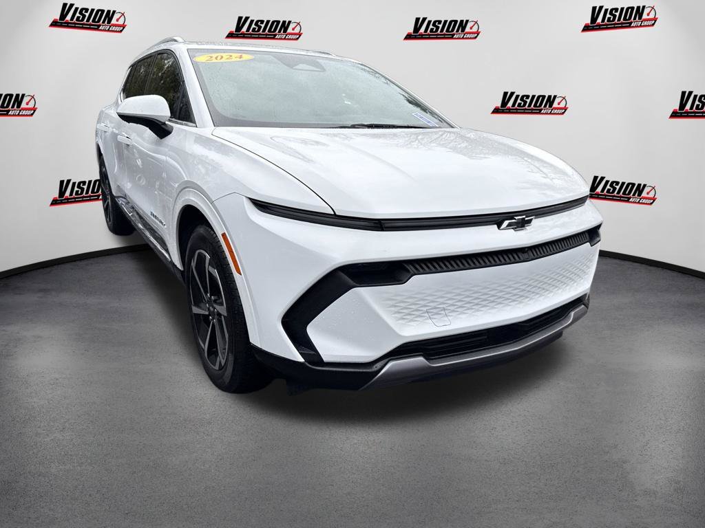 Used 2024 White Chevrolet LT image 3