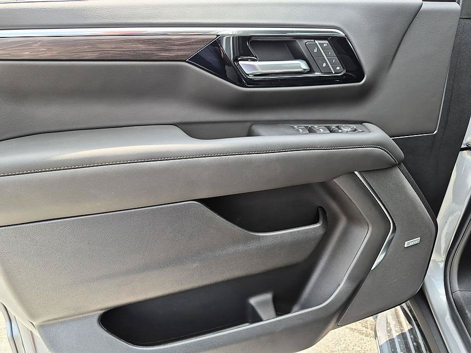 2026 Chevrolet Tahoe LT - Photo 12