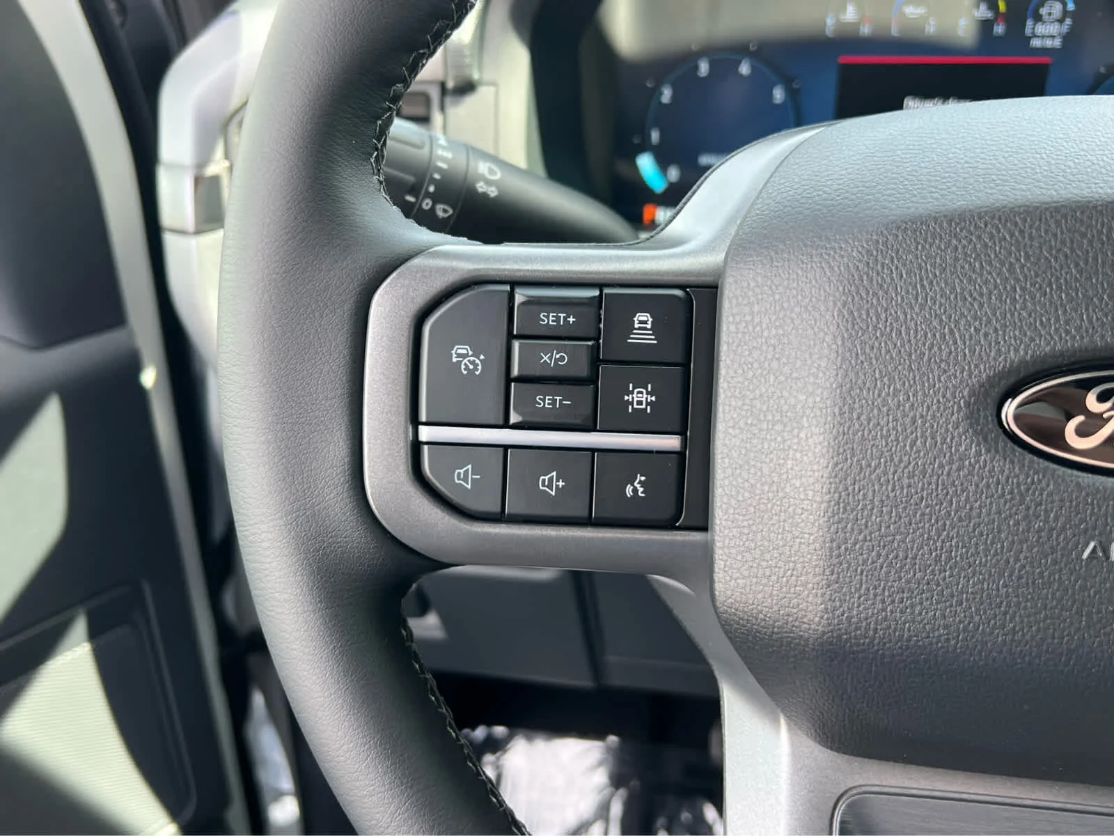 New 2026 Oxford White Ford XLT image 33