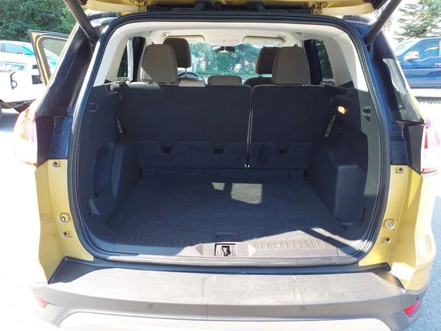 Used 2015 Gold Ford SE image 21