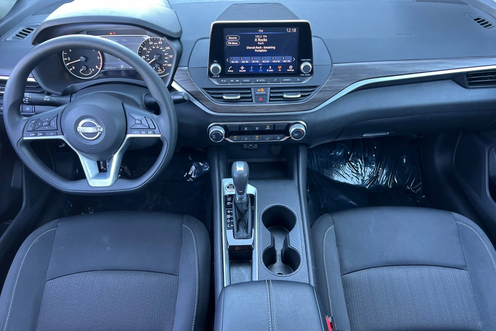 2025 Nissan Altima SV - Photo 10