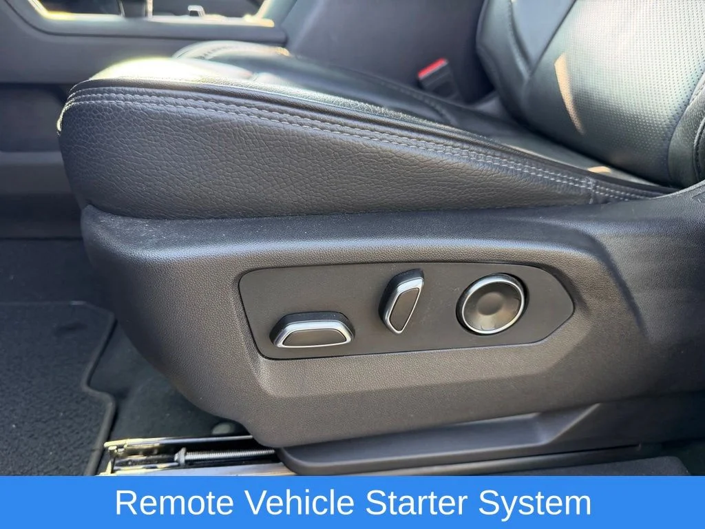 Used 2025 Silver GMC Denali image 25