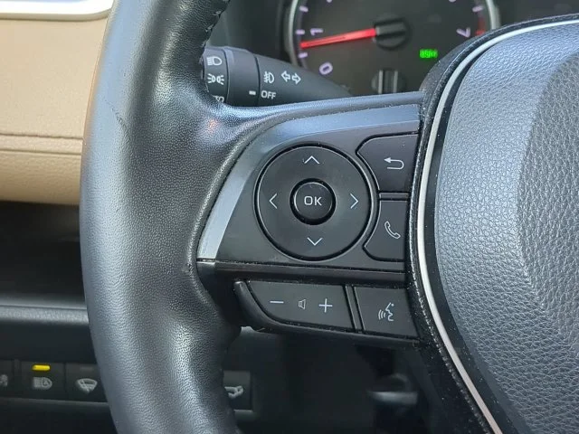 Certified Used 2021  Toyota XLE Premium image 30