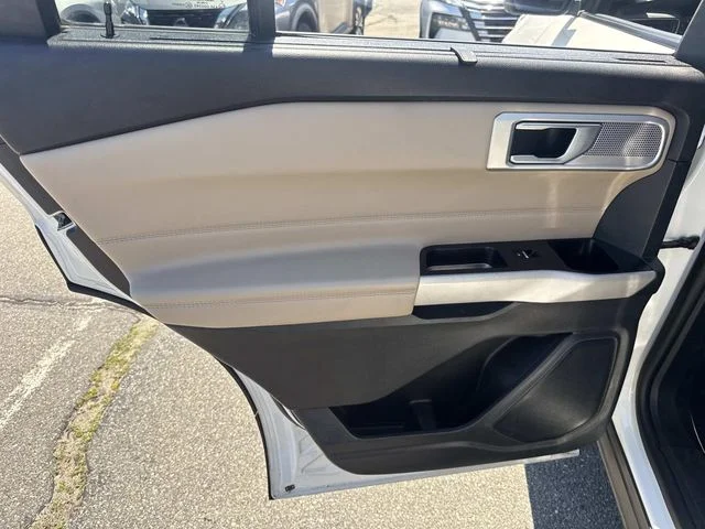 Used 2022 White Ford Limited image 18