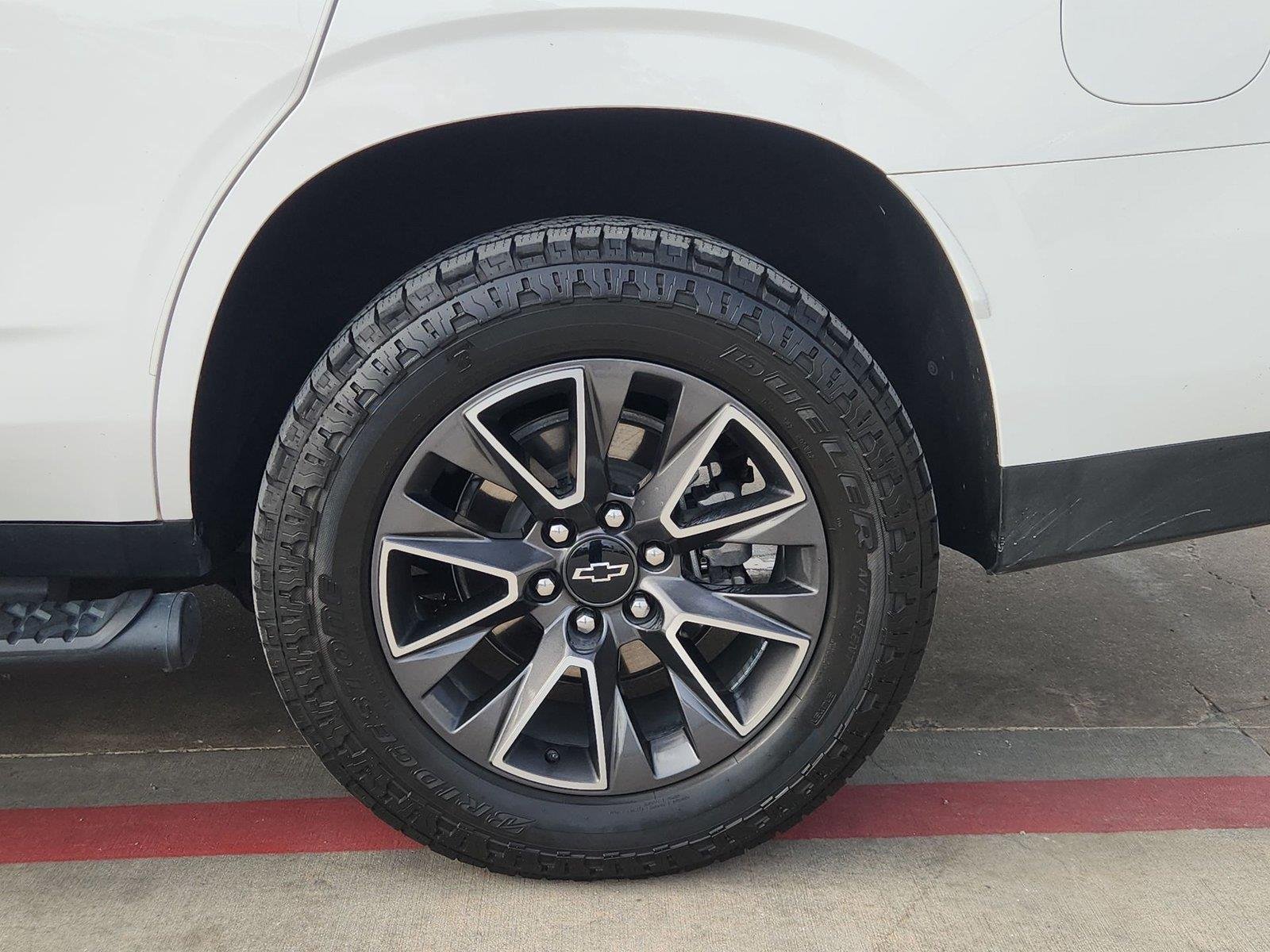 Used 2023 Summit White Chevrolet Z71 image 34