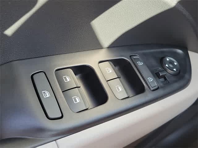 New 2026 Shimmering Silver Hyundai SEL image 18