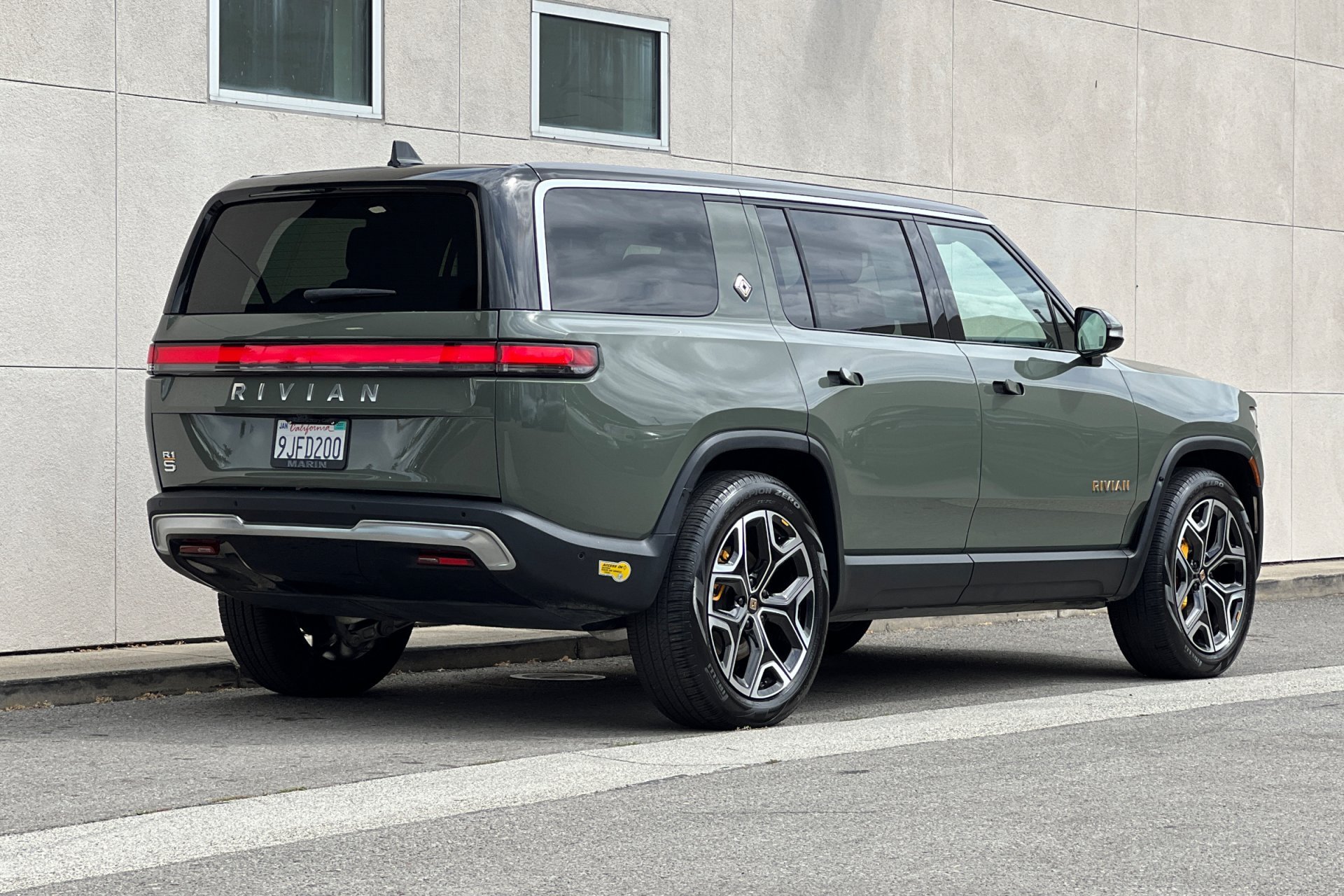 Used 2022 Rivian R1S Launch Edition with VIN 7PDSGABL3NN002300 for sale in Corte Madera, CA