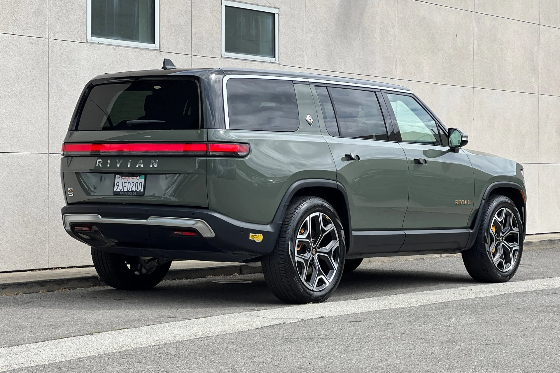 Used 2022 Rivian R1S Launch Edition with VIN 7PDSGABL3NN002300 for sale in Corte Madera, CA