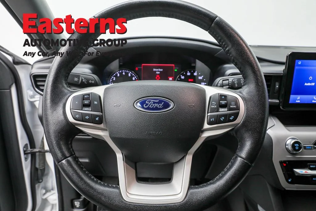Used 2023 White Ford XLT image 10